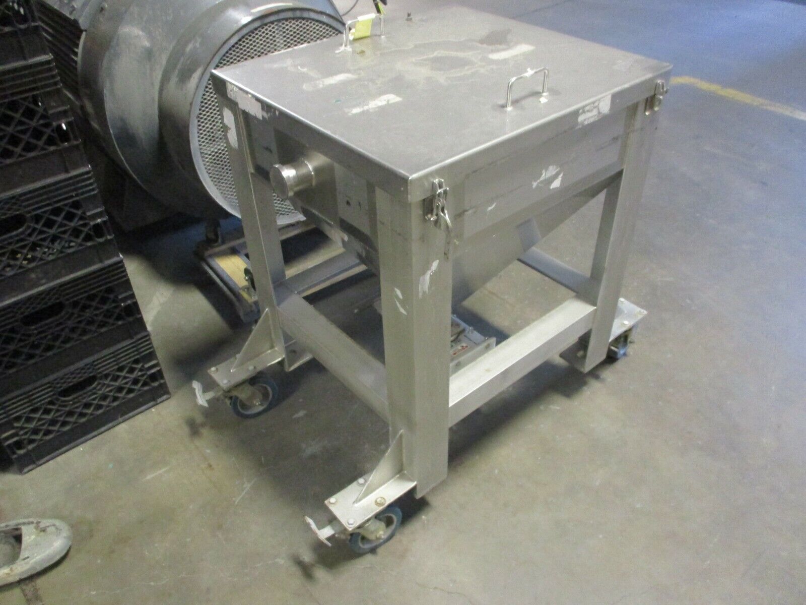 Aveka Stainless Steel Hopper 41-2009-3788-0 Size: 30" x 27" w/Slide Gate Orifice