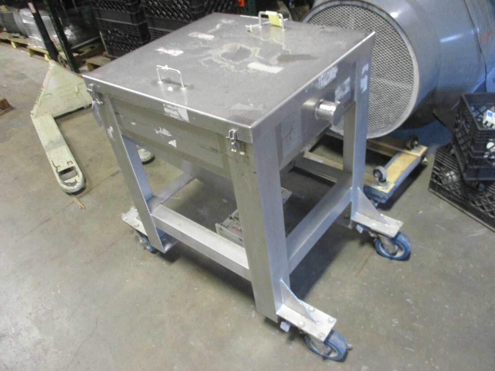 Aveka Stainless Steel Hopper 41-2009-3788-0 Size: 30" x 27" w/Slide Gate Orifice