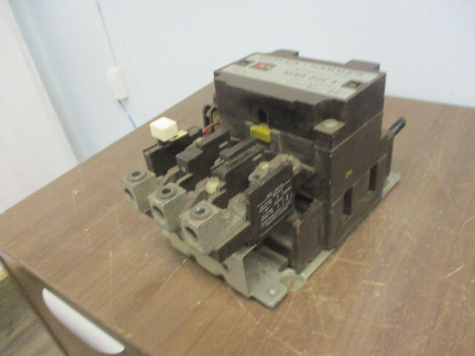 Cutler-Hammer Size 4 Starter A10FG0 240/480V Coil 135A Used