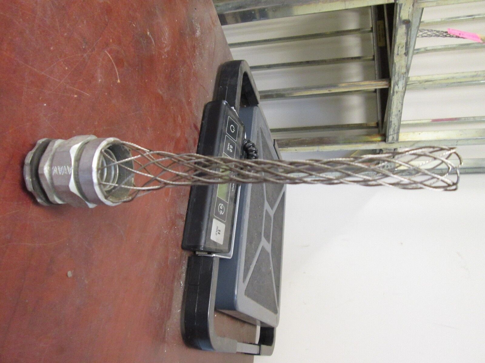 Kellems Grip w/ Connector 36372 1 Size: 1" Used