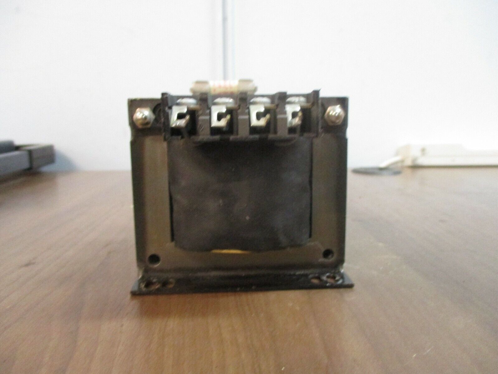 Square D Transformer 9070 T250D3 SF41 0.250kVA Pri: 208V Sec: 120V 50/60Hz Used