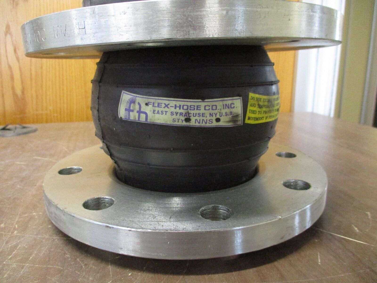 Flex-Hose Flexzorber Expansion Joint NNS 4" x 6" Size: 4" x 6" New Surplus