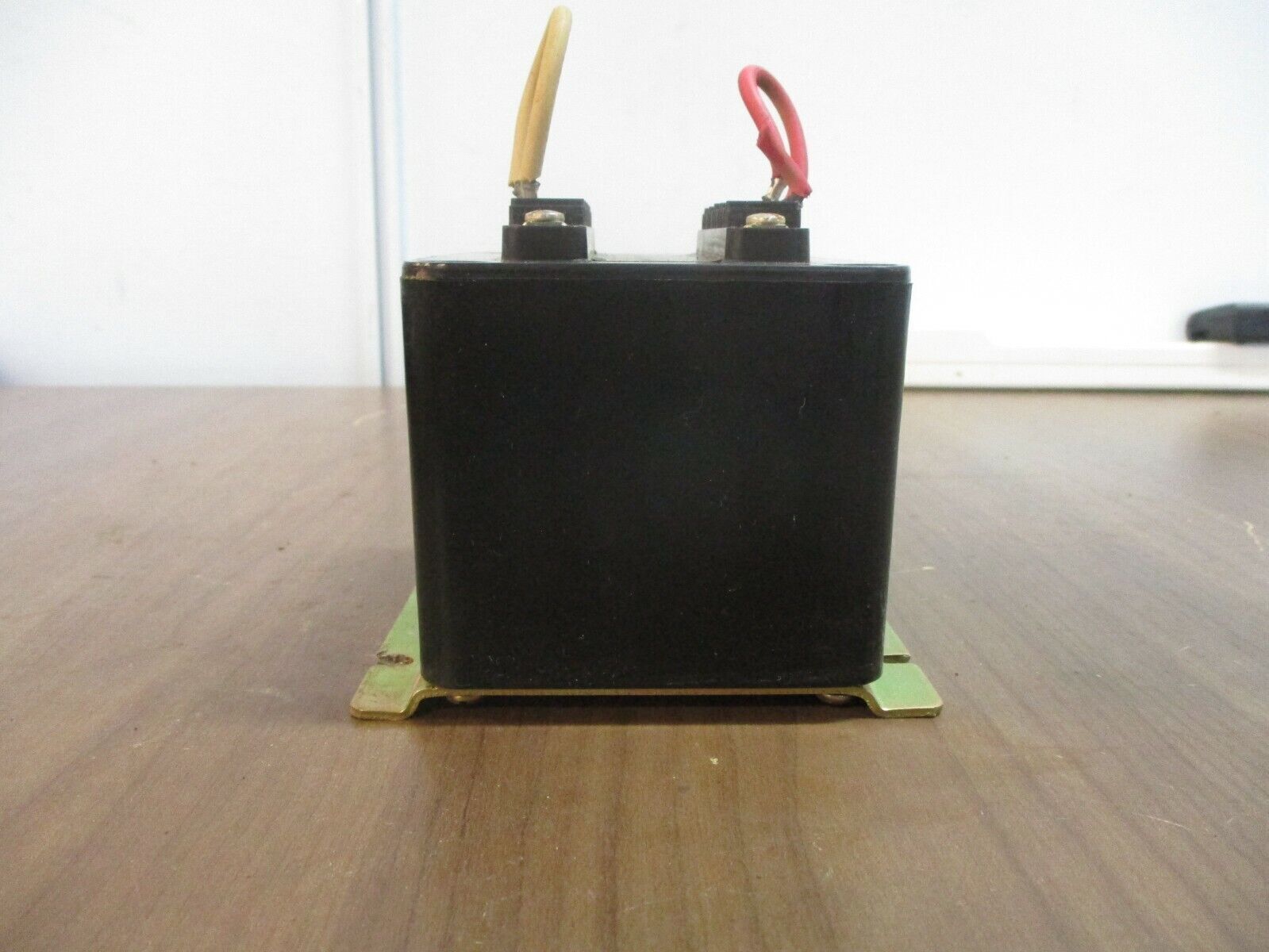 Instrument Transformers Potential Transformer 469-480 Ratio 4:1 Pri: 480V Used