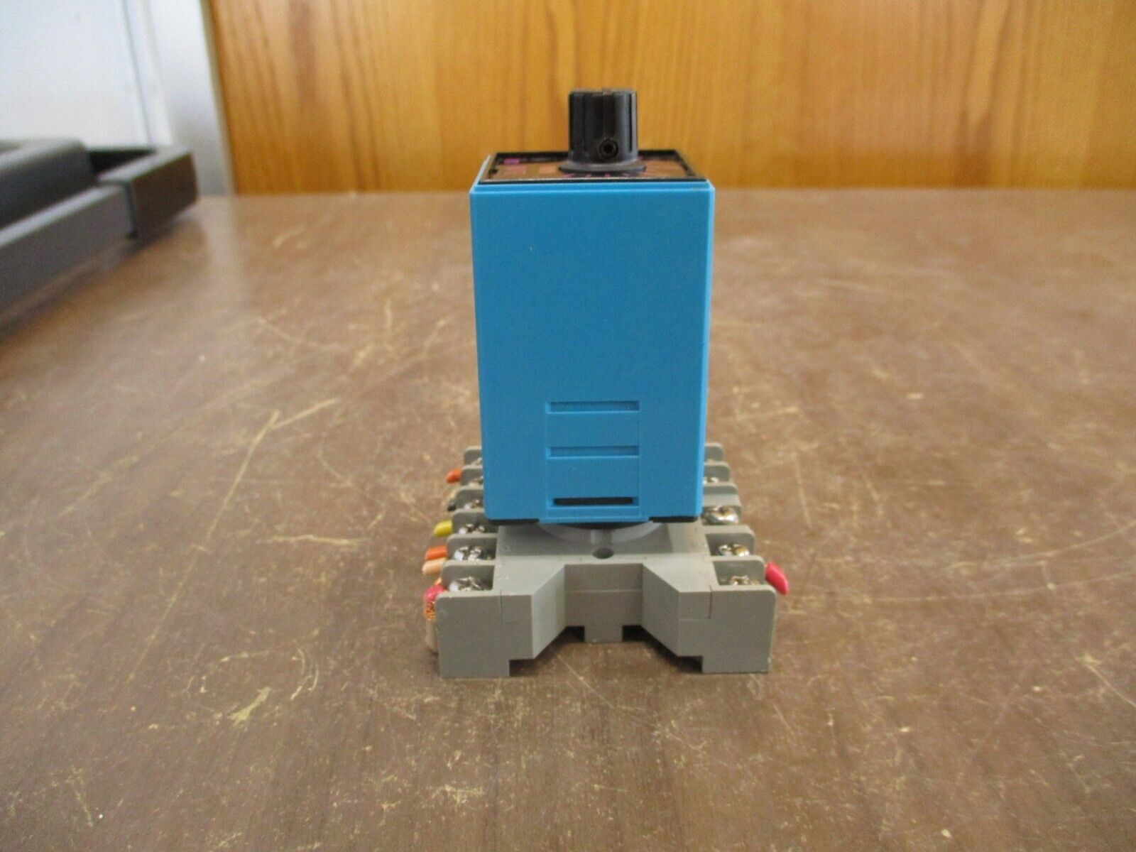 Idec Electronic Timer RTE-P22 120VAC w/ Base Used