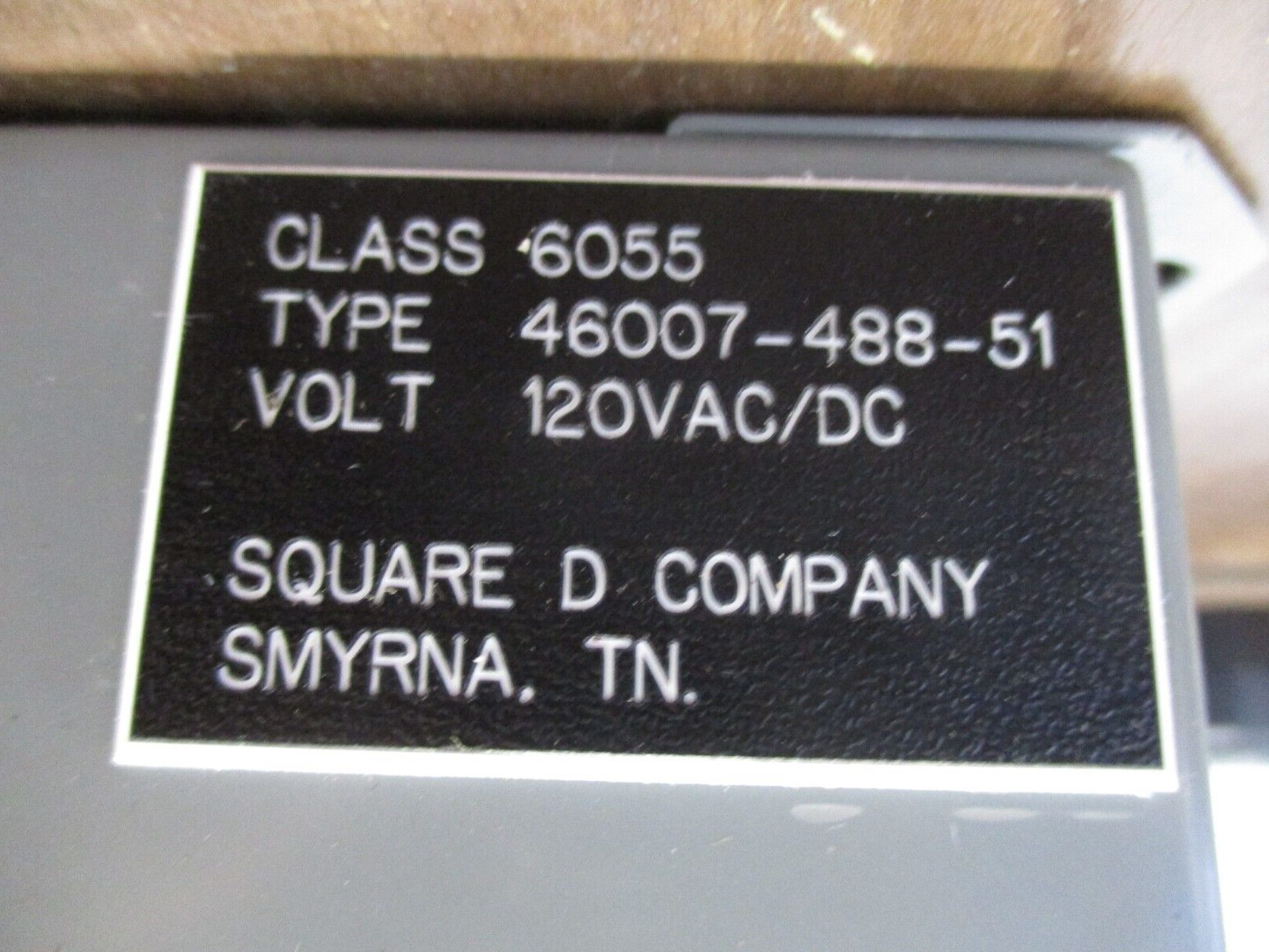 Square D Push Button Control Center 6055 46007-488-51 120V AC/DC Used