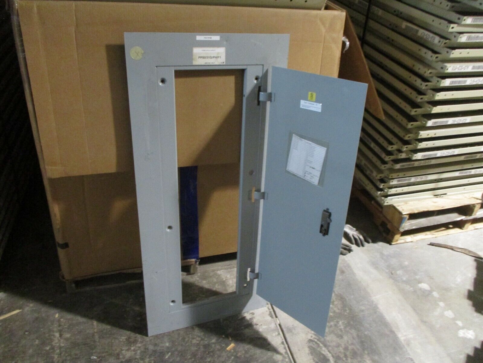 Siemens Breaker Panel Cover S44H Surface Mount Used