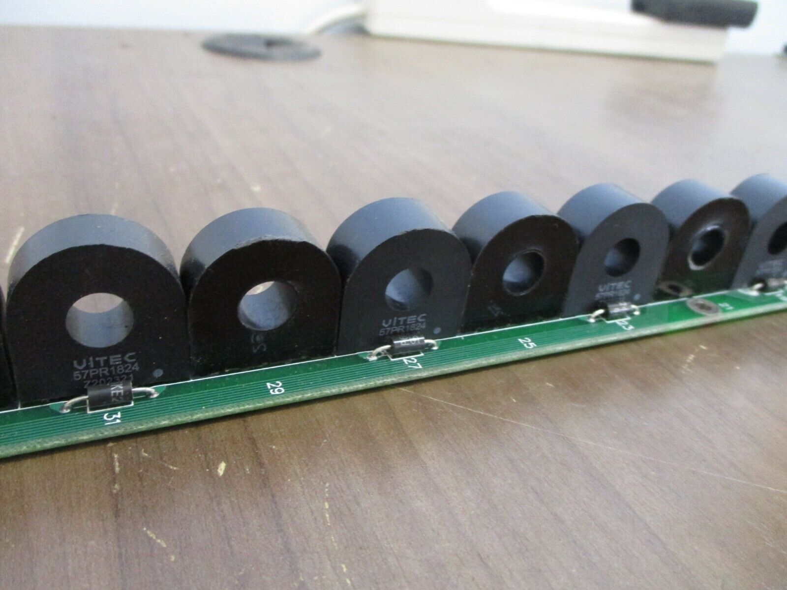 Veris Branch Circuit Current Monitoring Left CT Strip H704-42/1 50A/CT Used