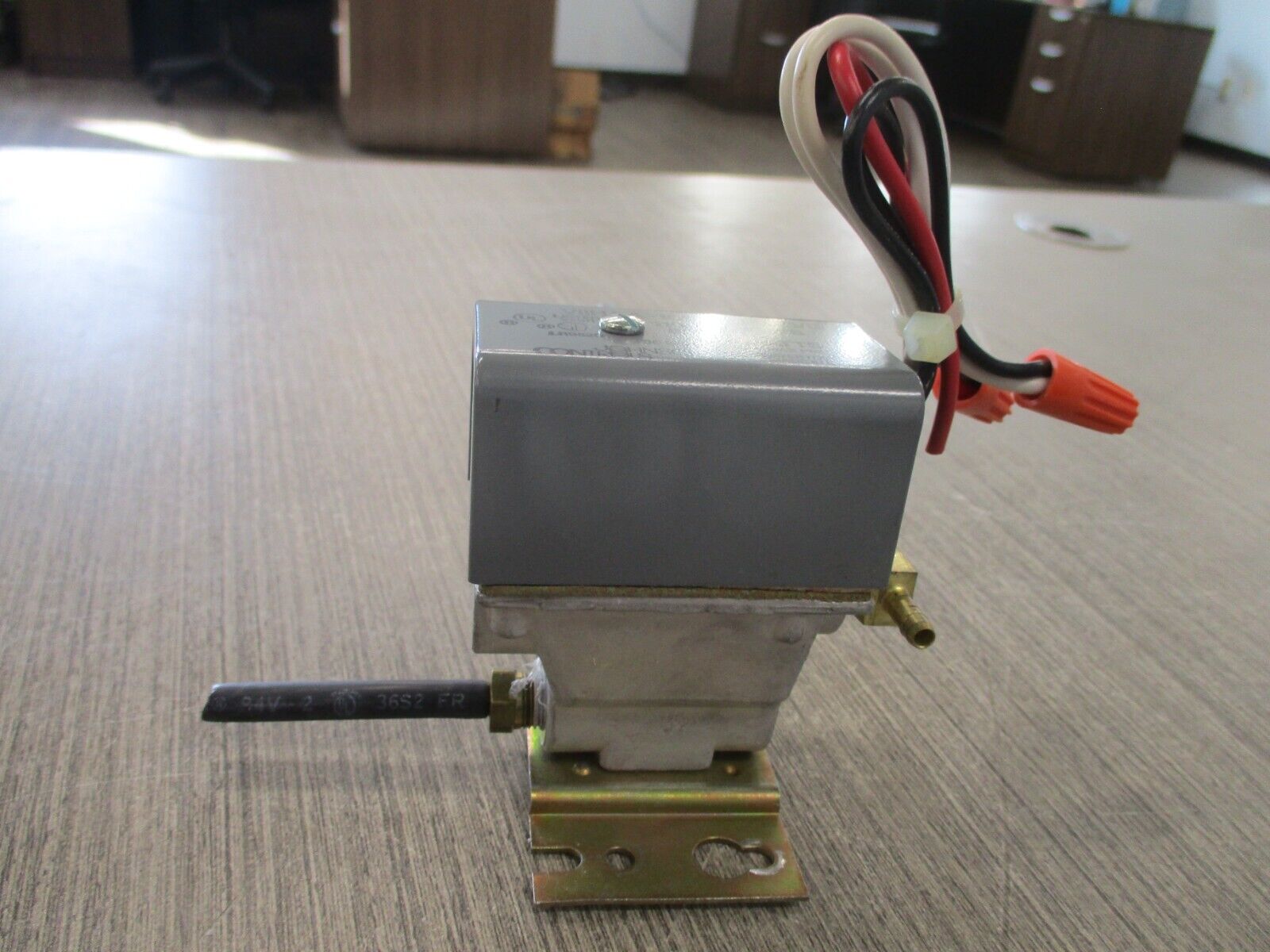 Johnson Controls Air Valve VIIHAA-109 110/120V 50/60Hz 6W 30PSI Used