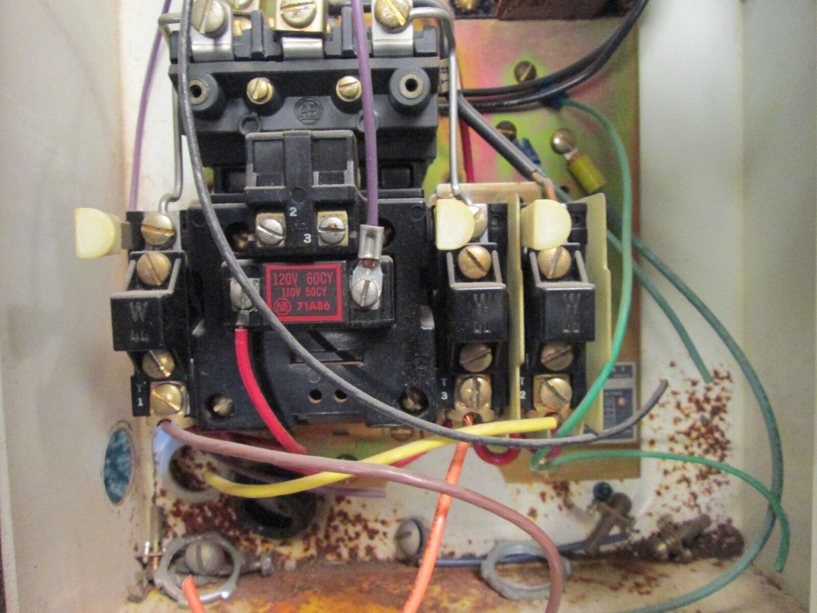 Allen Bradley Combination Size 1 Fusible with Control Transfer, 712-BJB242 Used