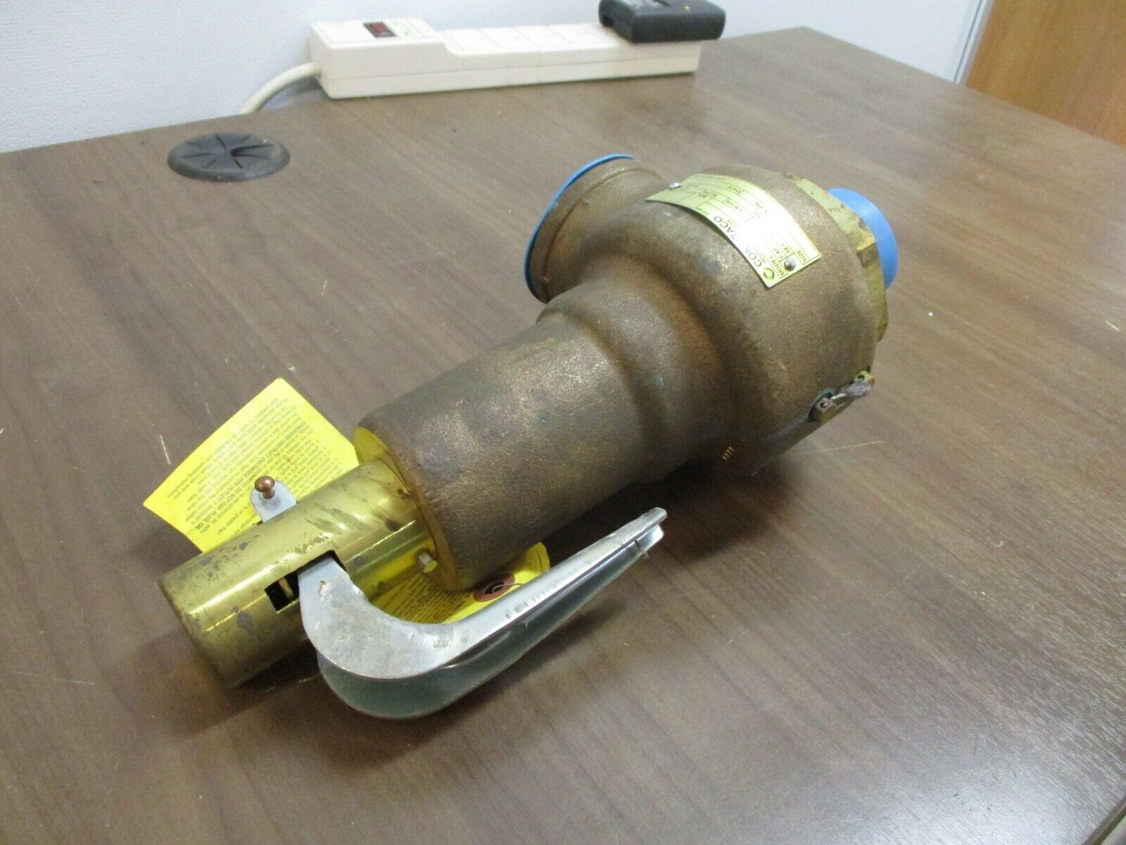 Conbraco Relief Valve 19MHGA25 Size: 1 1/2 25 PSIG 1361 lb/hr Used