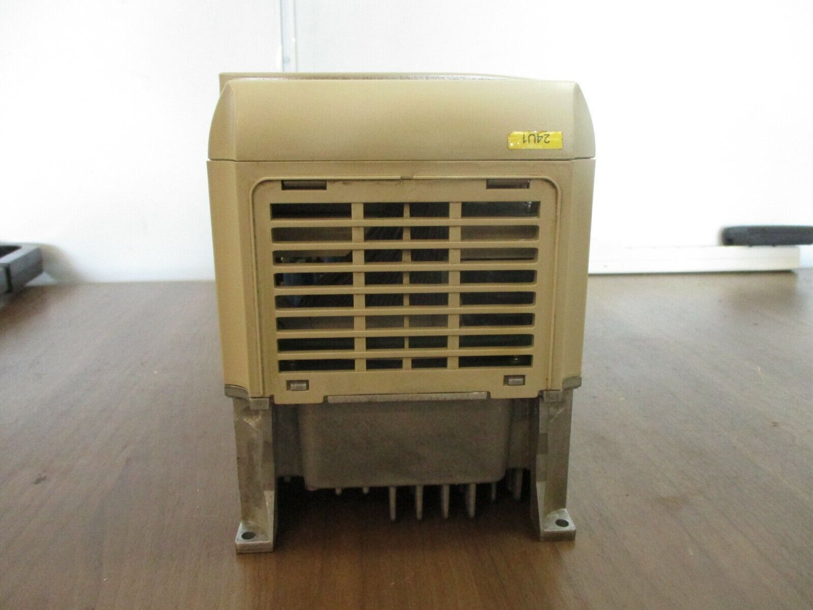 Yaskawa Varispeed E7 AC Drive CIMR-E7C4P2 3HP 3Ph *No Keypad* Used