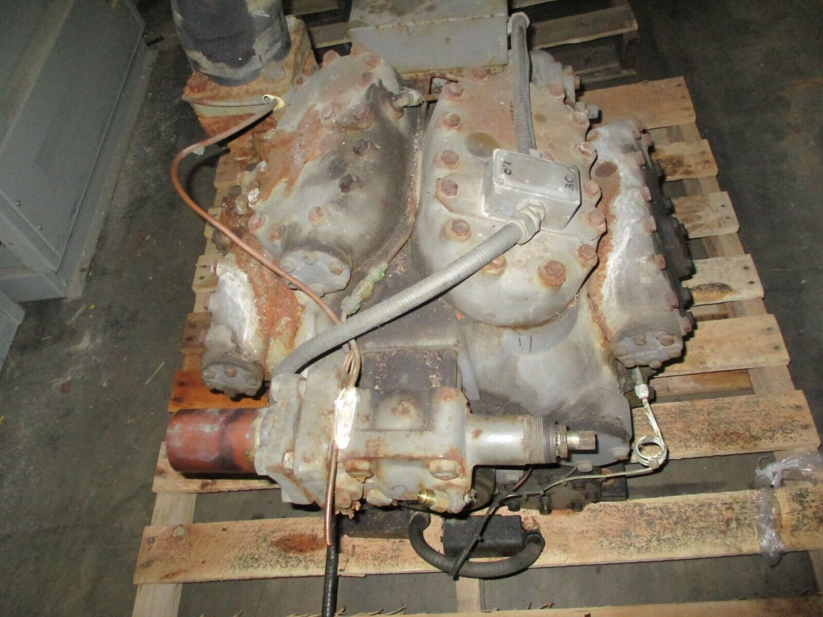 Royce CG080NTA Compressor 198P058H01 6-Cylinder Used