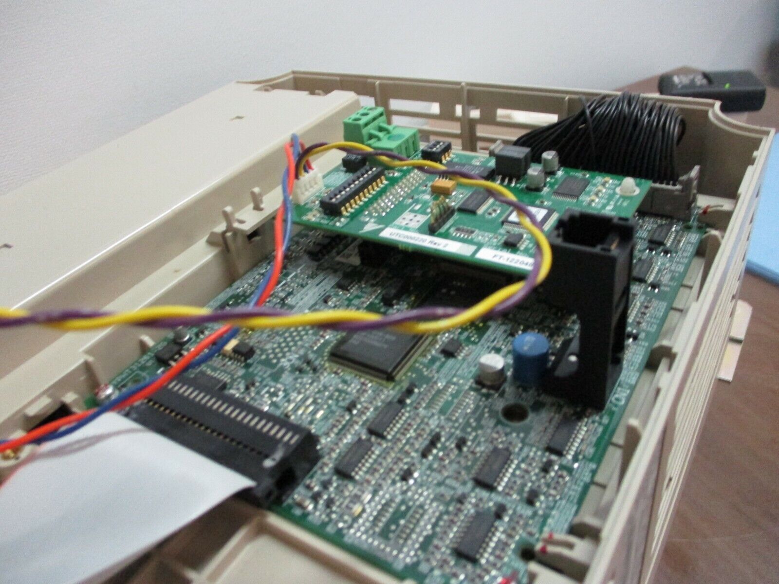 Yaskawa E7 AC Drive w/ Bypass Control CIMR-E7U4015 25HP 3Ph *No Cover* Used