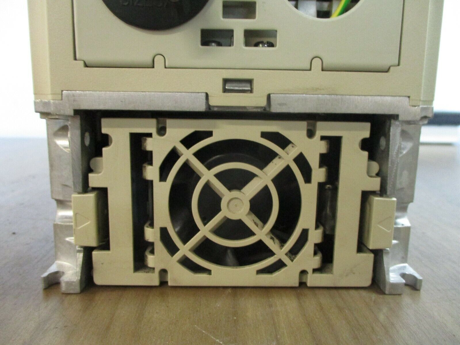 Yaskawa Varispeed E7 AC Drive CIMR-E7C42P2 3HP 3Ph w/ Keypad Used