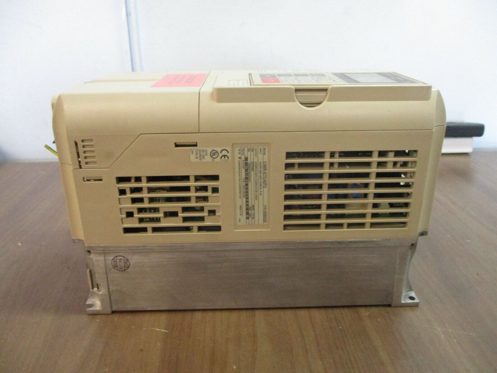 Yaskawa Varispeed E7 AC Drive CIMR-E7C42P2 3HP 3Ph w/ Keypad Used