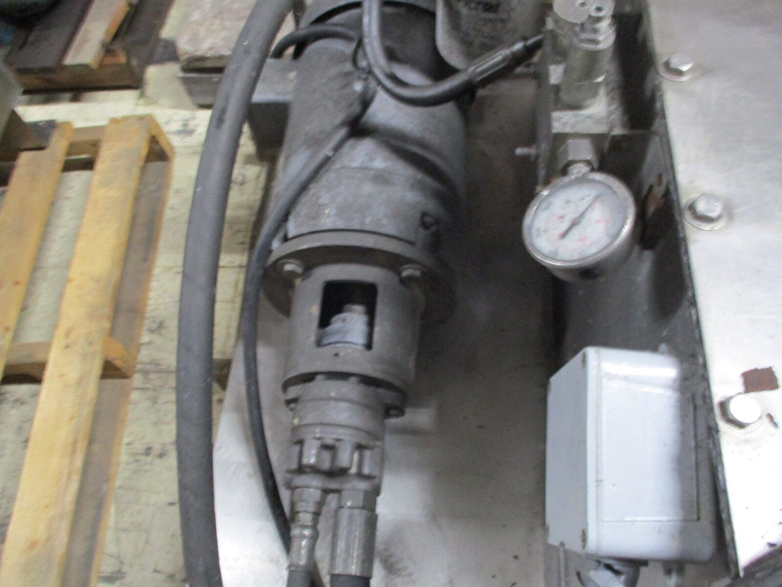 Baldor Hydraulic Pump w/ Tank CWDM3714T 10HP 208-230/460V 28.5-28.5/14.2A Used