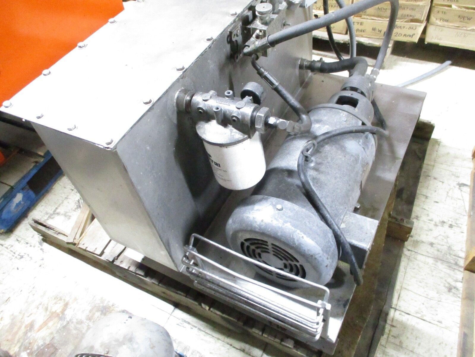 Baldor Hydraulic Pump w/ Tank CWDM3714T 10HP 208-230/460V 28.5-28.5/14.2A Used