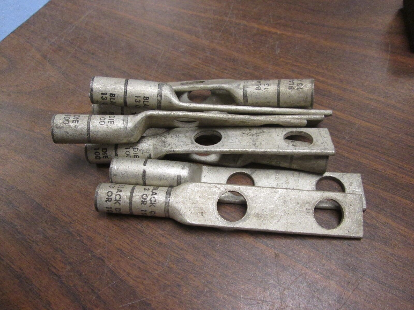 Burndy Crimp Lug YA-2N N125 2/0STR *Lot of 9* New Surplus