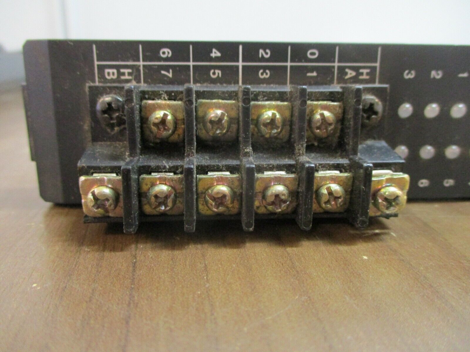 GE Fanuc Output Module IC610MDL175B 115VAC 8-Circuit Used