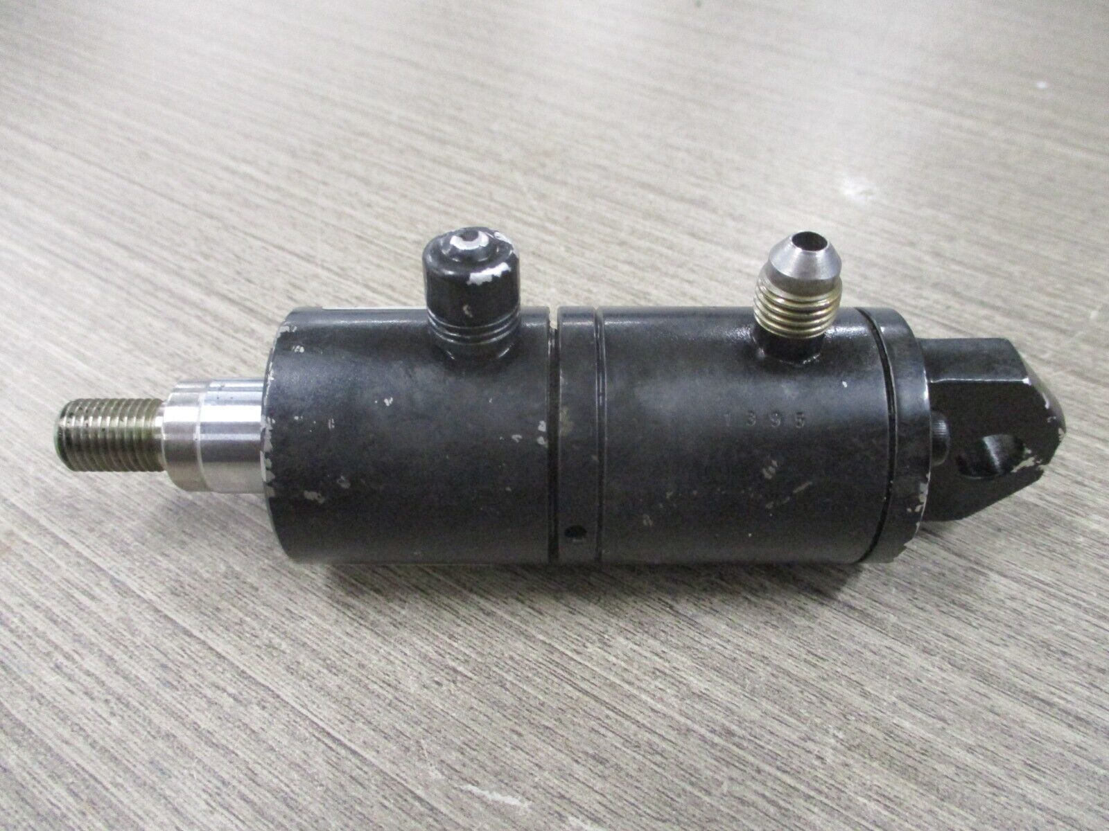 Custom Actuator Products Hydraulic Cylinder 627397 1" 5/8" Stroke Used