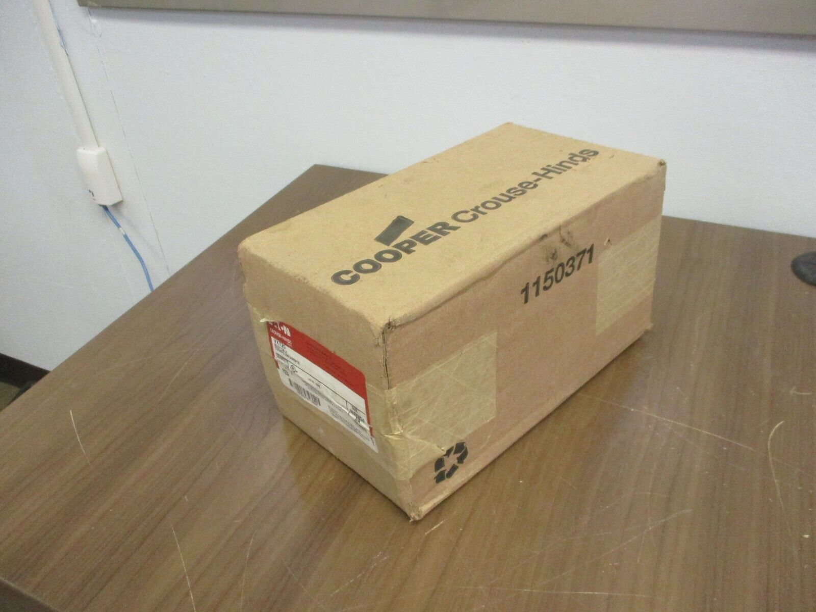 Eaton Crouse-Hinds Vaporgard Light Fixture Body VTX20 Size: 3/4" New Surplus