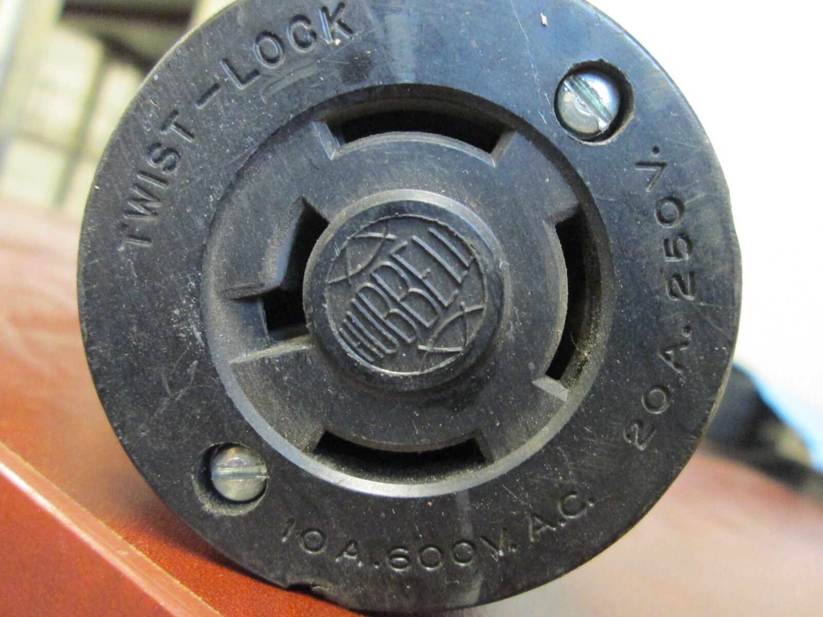 Hubbell Twist Lock Receptacles 10A 600V 4W *Lot of 10* Used