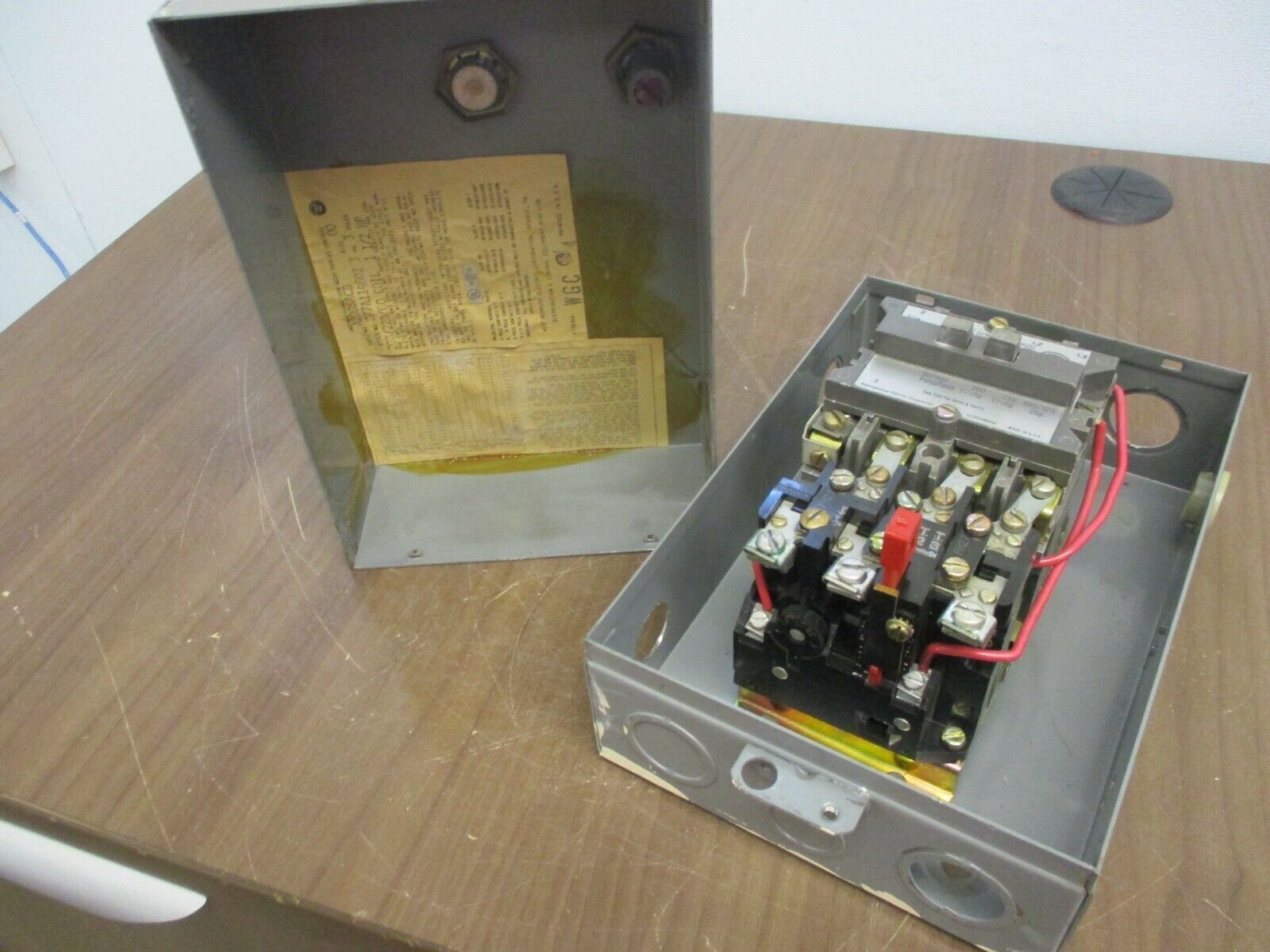 Westinghouse Enclosed Size 00 Starter A200SACB 208/220V Coil 3Ph 3P Used