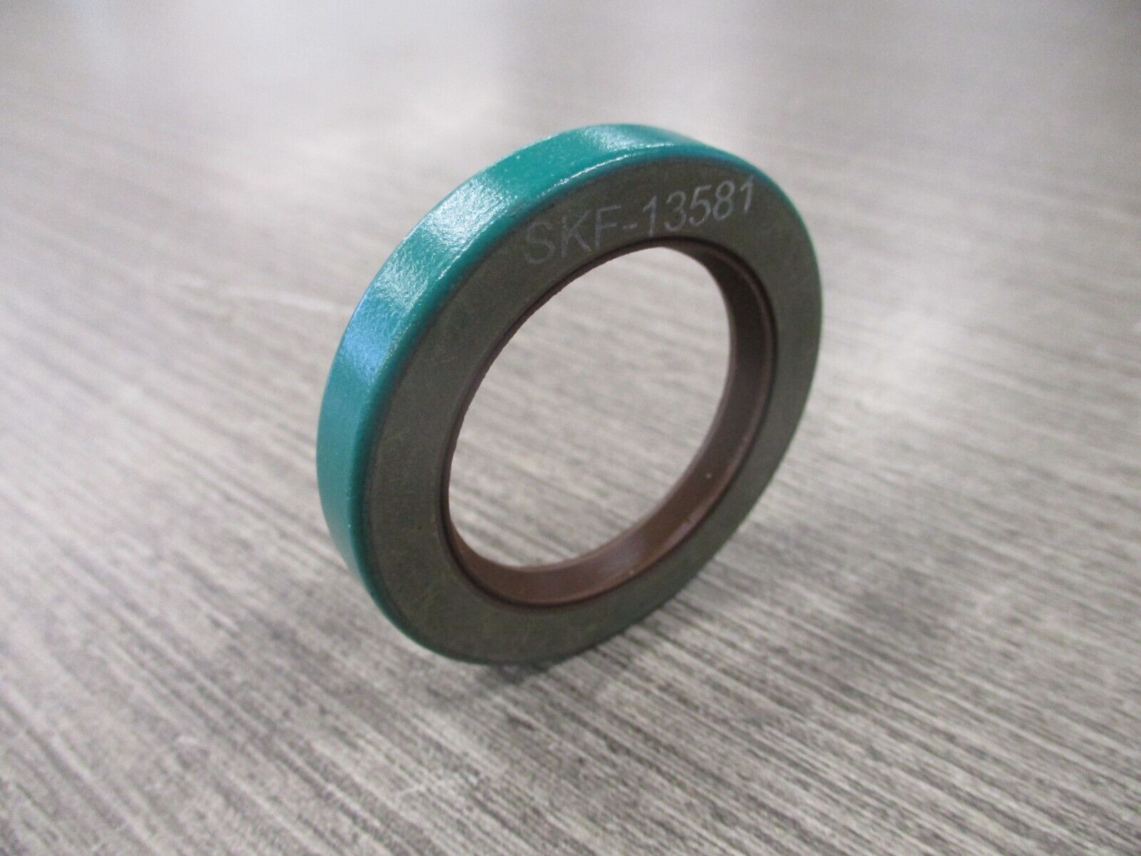 SKF Oil Seal 13581 New Surplus