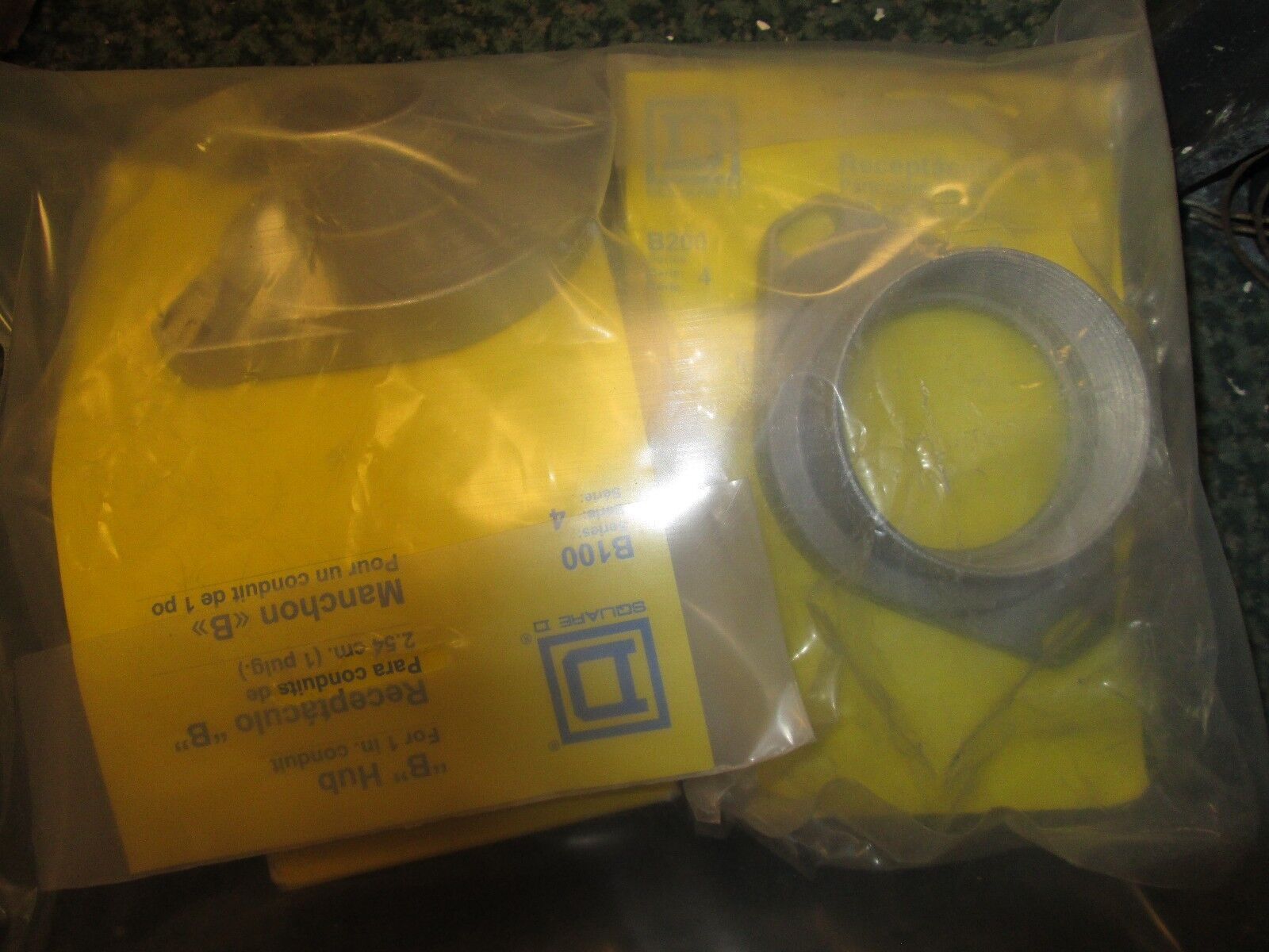 Square D Raintight Hubs B-075 B100 (1) B200 New Surplus