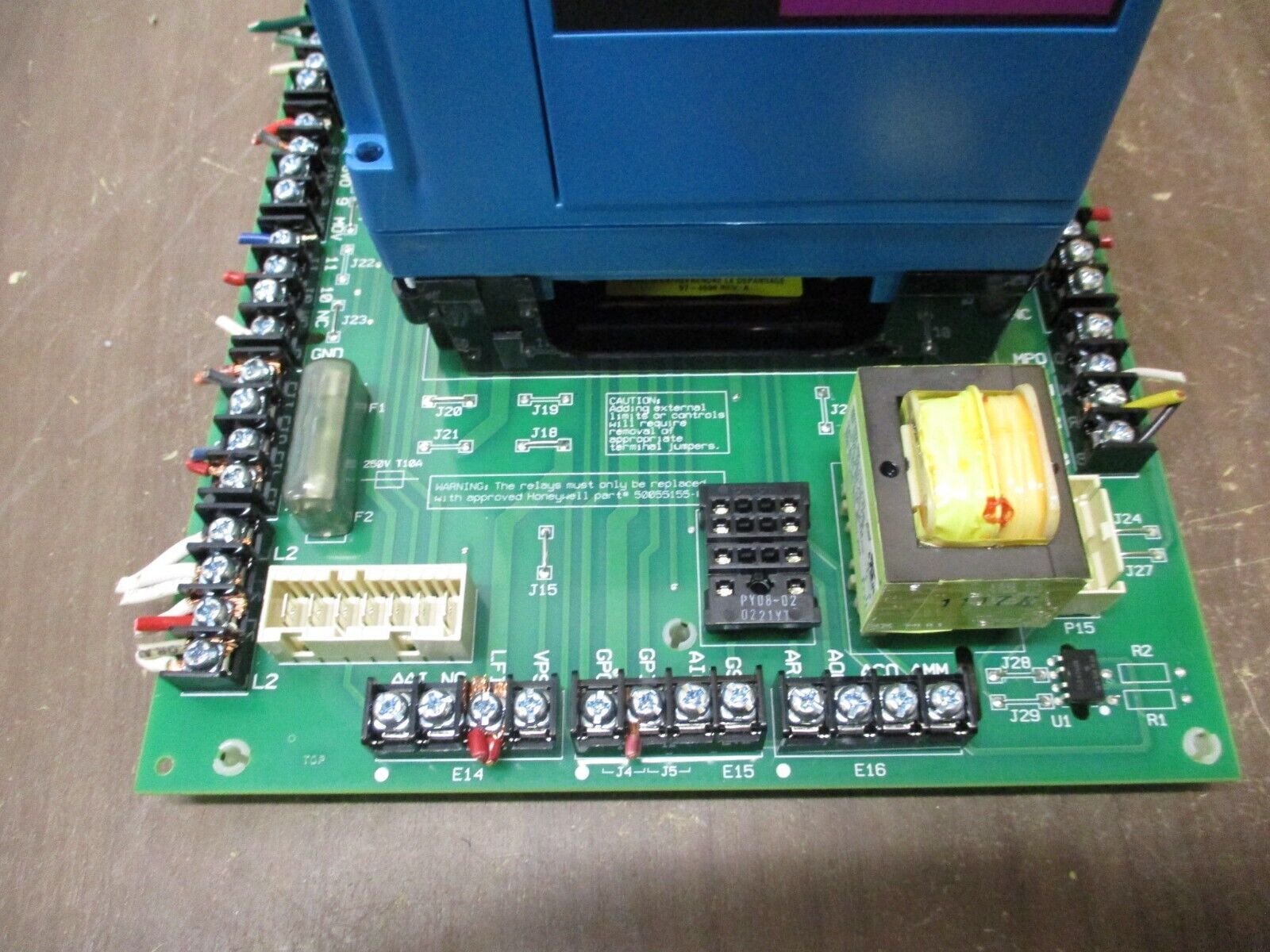 Honeywell Burner Control RM7845 A 1001 S/W Rev. 4141 Used