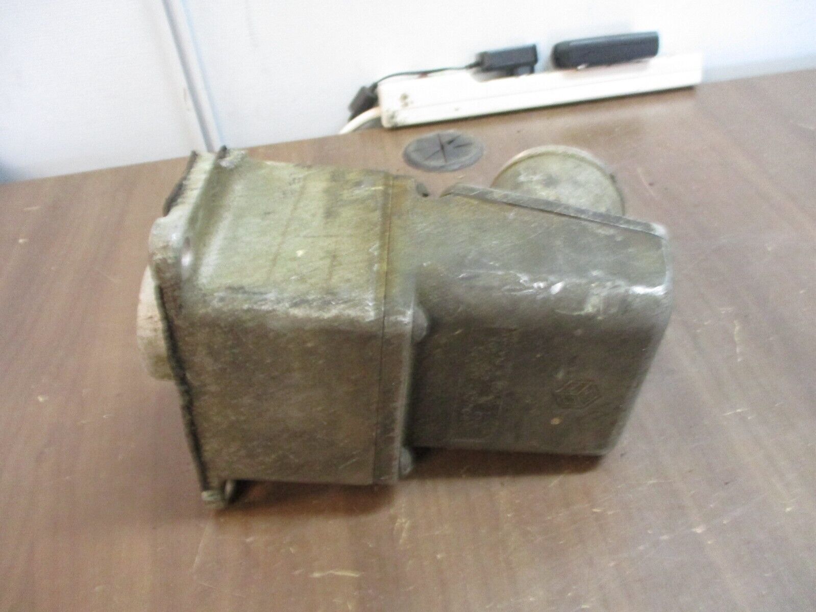 Crouse-Hinds Receptacle w/Base AR-648 60A 600V 3w 4P *Broken Mounting Foot*