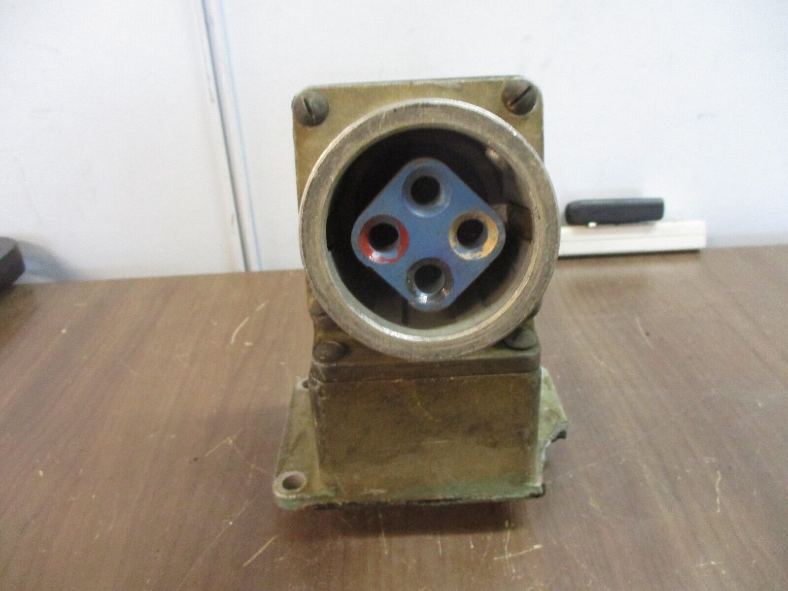 Crouse-Hinds Receptacle w/Base AR-648 60A 600V 3w 4P *Broken Mounting Foot*