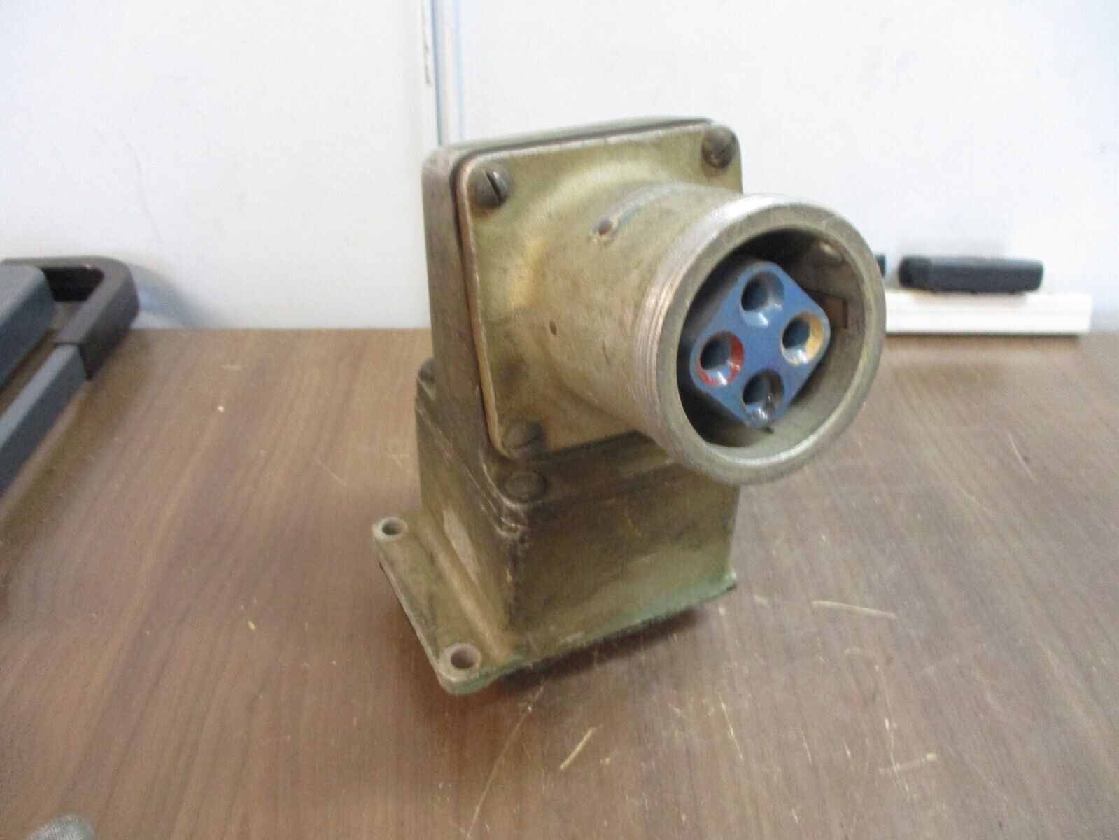 Crouse-Hinds Receptacle w/Base AR-648 60A 600V 3w 4P *Broken Mounting Foot*