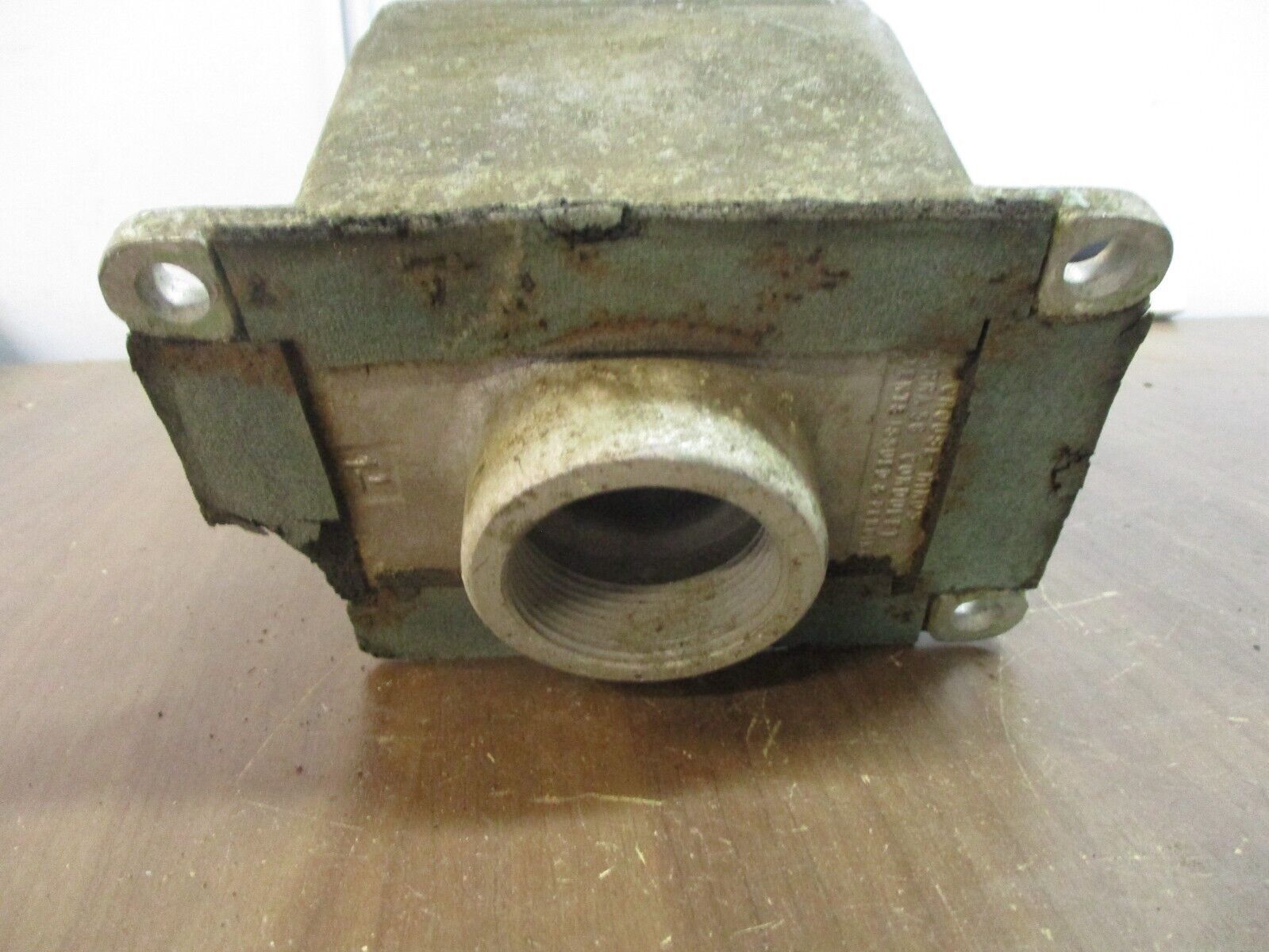 Crouse-Hinds Receptacle w/Base AR-648 60A 600V 3w 4P *Broken Mounting Foot*