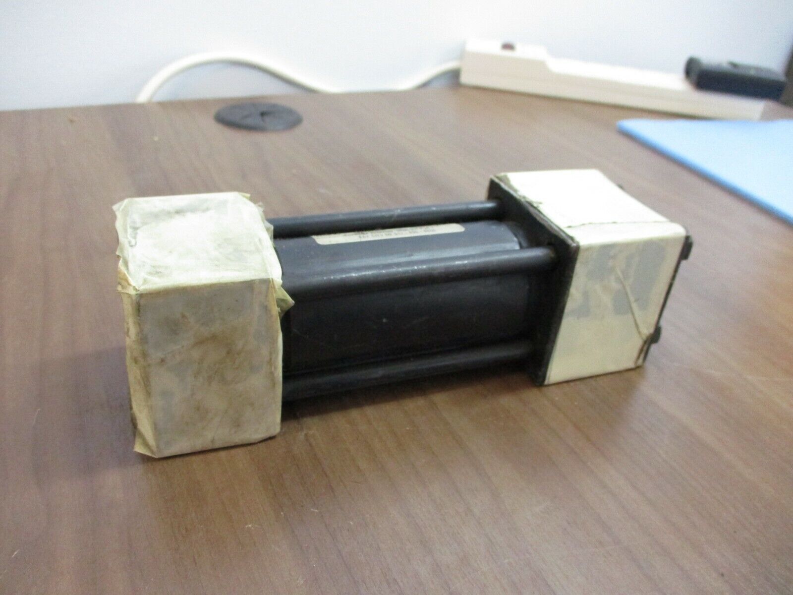 RWC Hydraulic Cylinder CL31-01-103 3000PSI Used