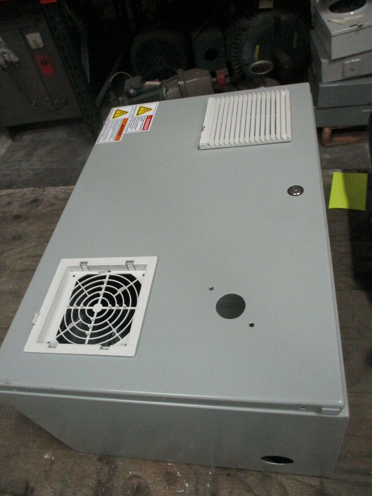 Hoffman Concept Type 4, 12 Enclosure CSD241610 Size: 24x16x10" Used