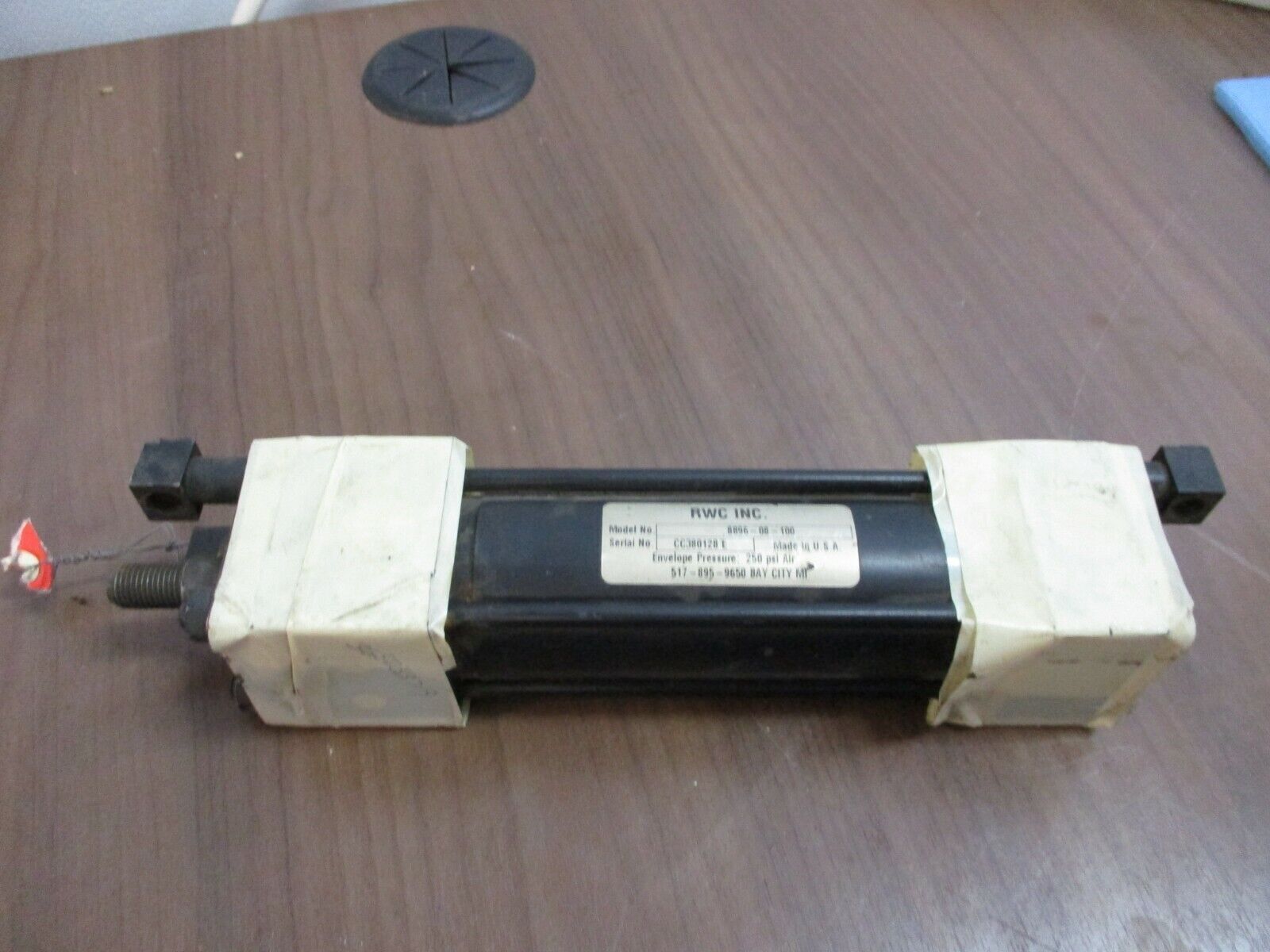 RWC Air Cylinder 8896-08-100 250 PSI Used