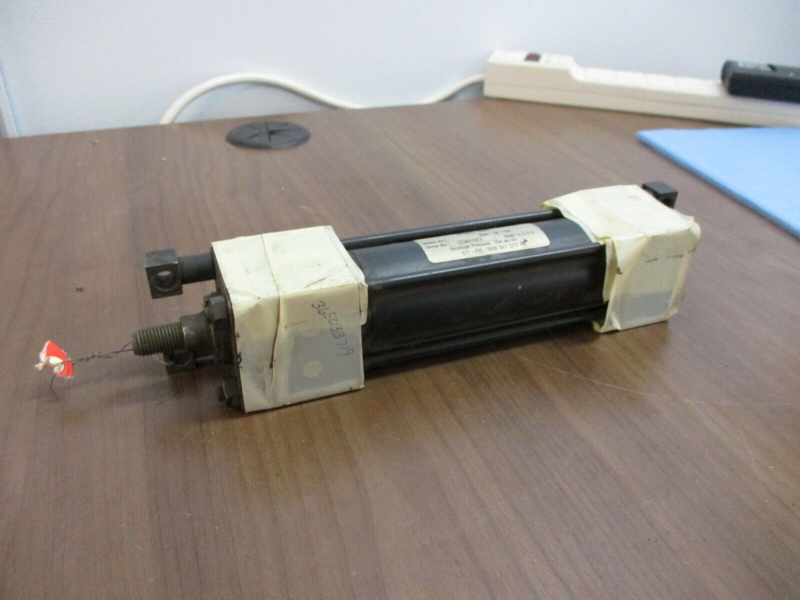 RWC Air Cylinder 8896-08-100 250 PSI Used