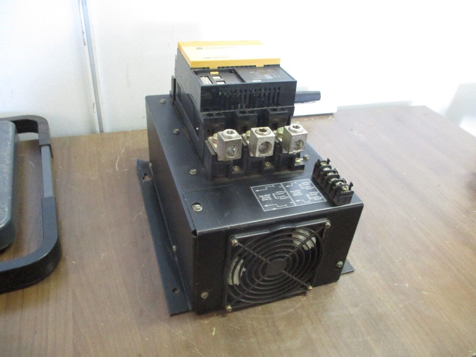 Allen-Bradley SMC Plus Soft Start 150-A135NBD Ser. B 100HP 208-480V 3Ph 47-63Hz