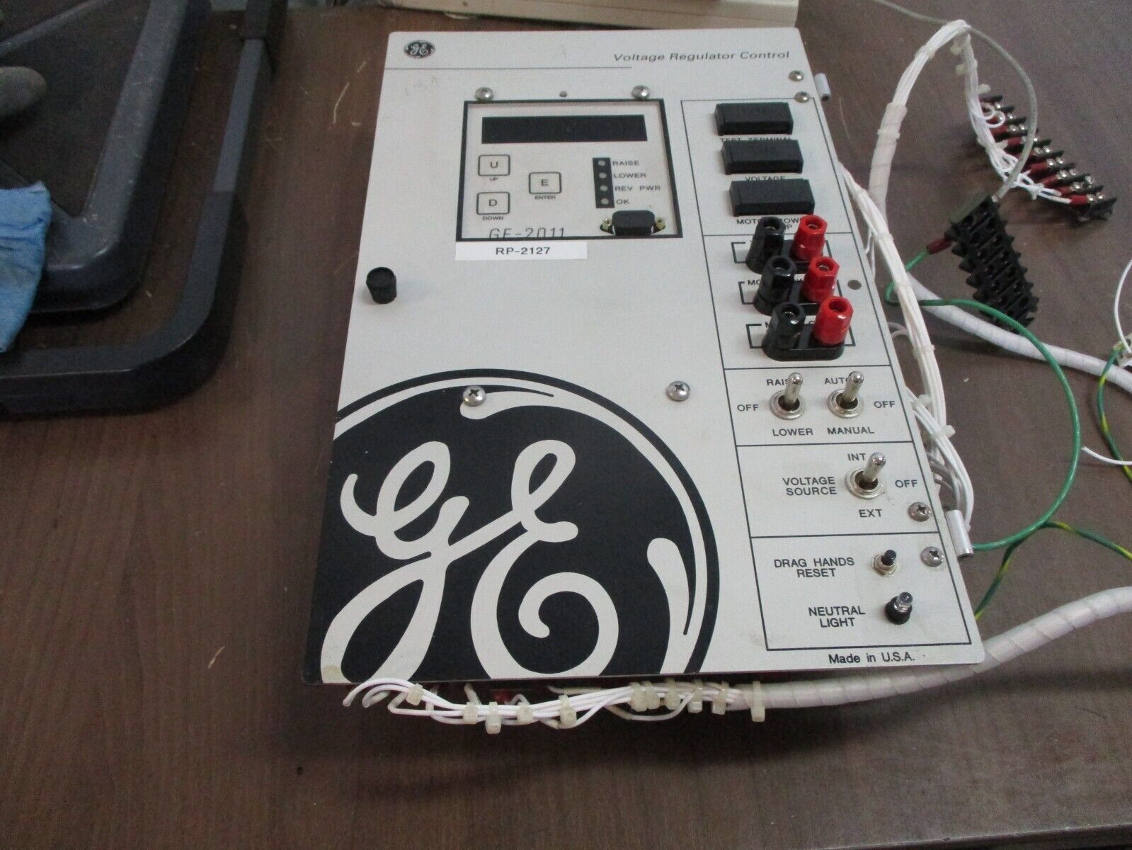 GE GE-2011 Voltage Regulator Control L208G10 F/W: D-0067 V07.08.17 60Hz Used