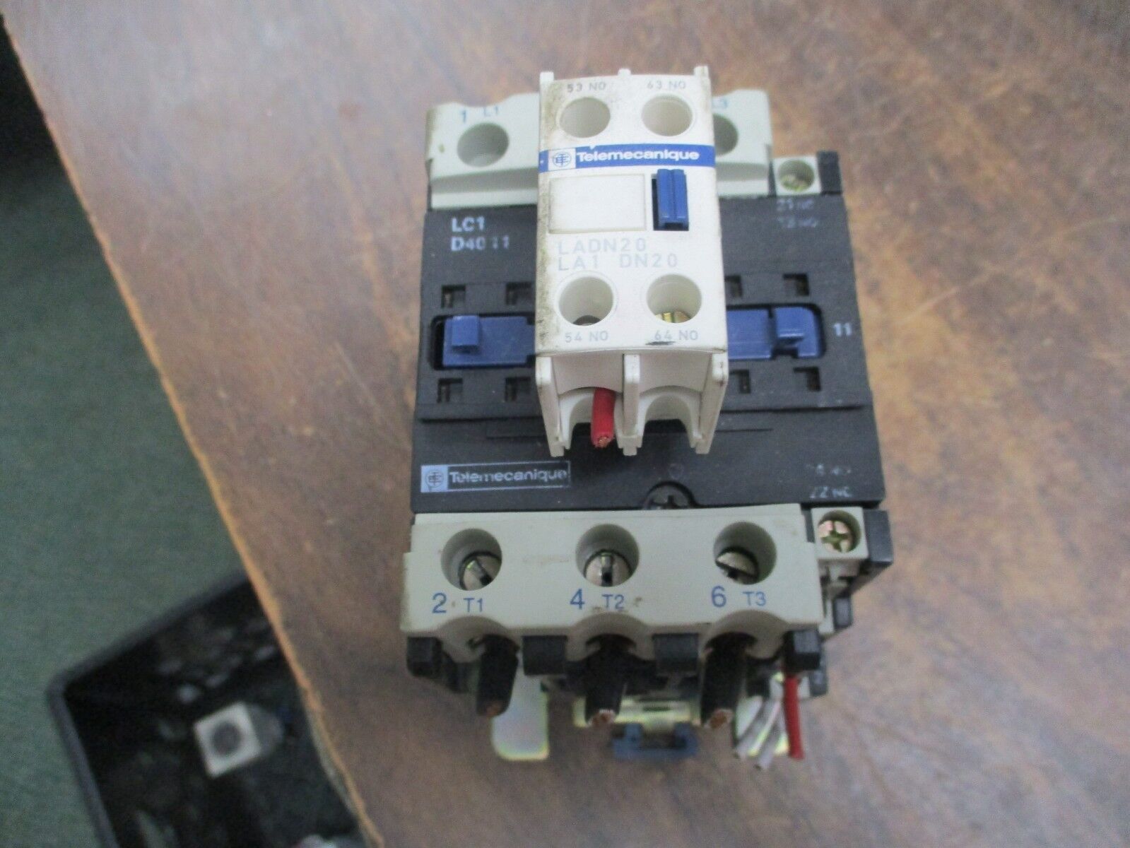 Telemecanique Contactor LC1 D4011 110V Coil 60A 600V w/ Aux Contact Block Used