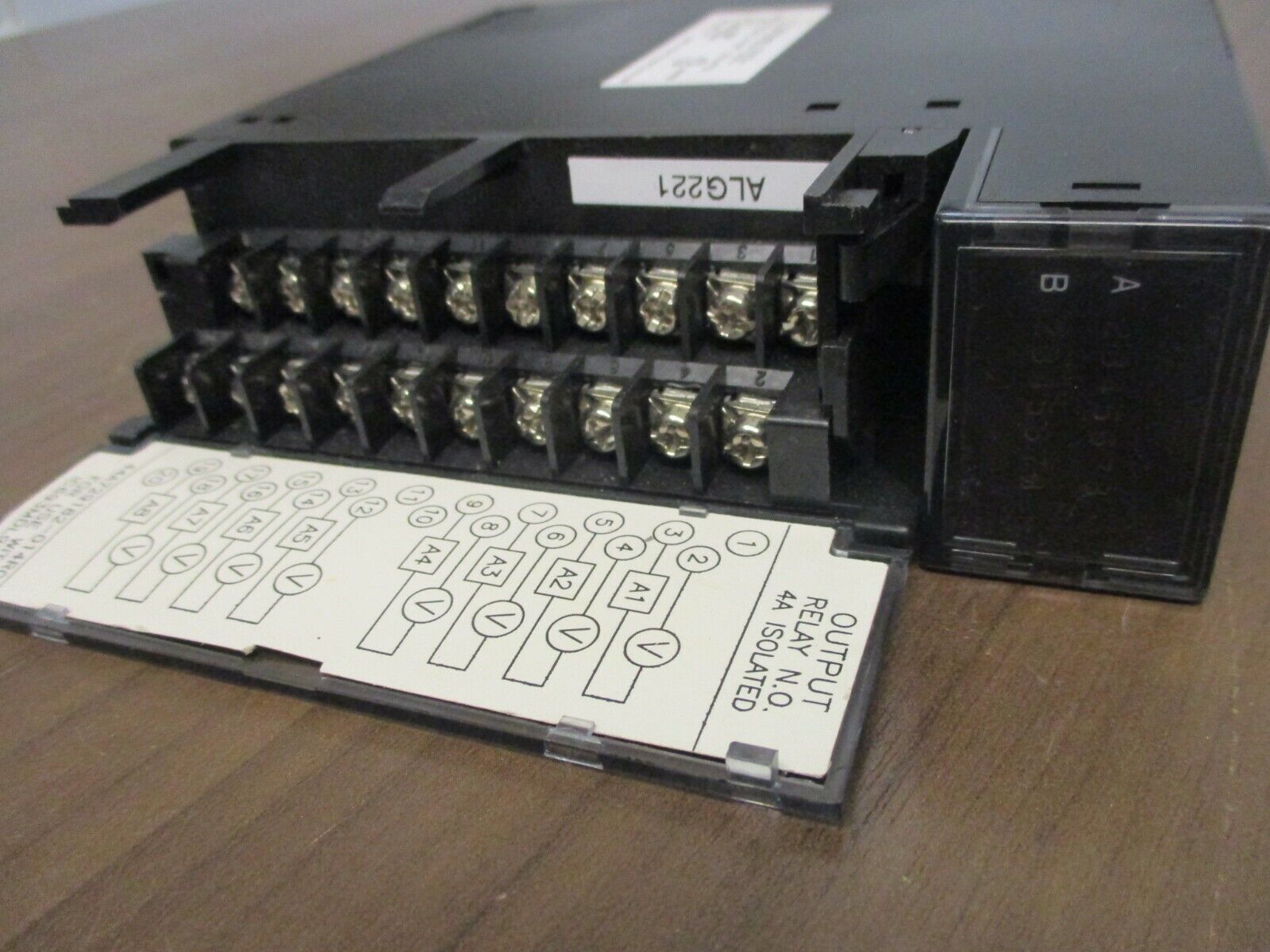 GE Fanuc Isolated Relay Output Module IC693MLD930C 4A 8PT Used