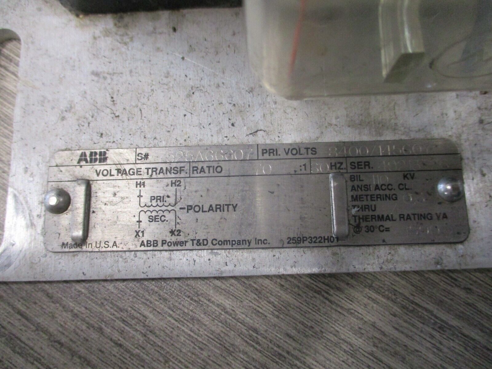 ABB Voltage Transformer 7525A66607 Ratio 70:1 Pri : 8400/1560YV60 60 HZ Used