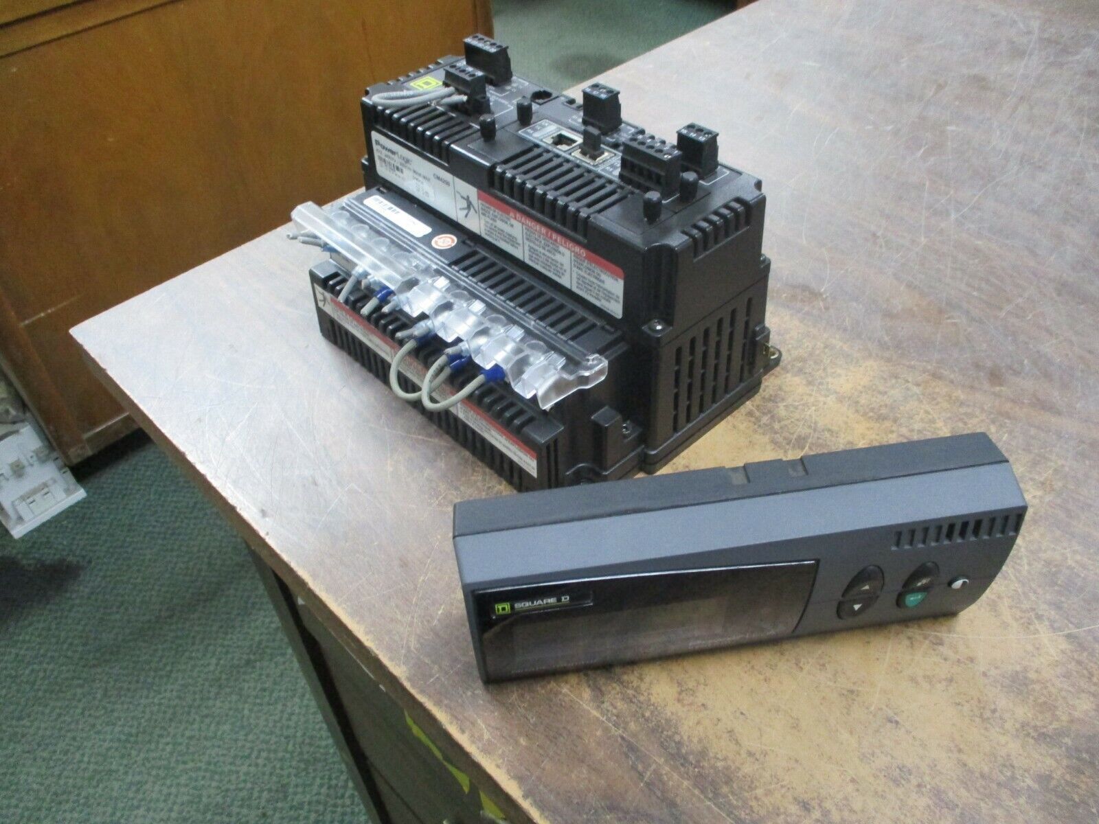 Square D PowerLogic Circuit Monitor CM4250/CMDLC 240/300V 96mA w/ CVM42 Used