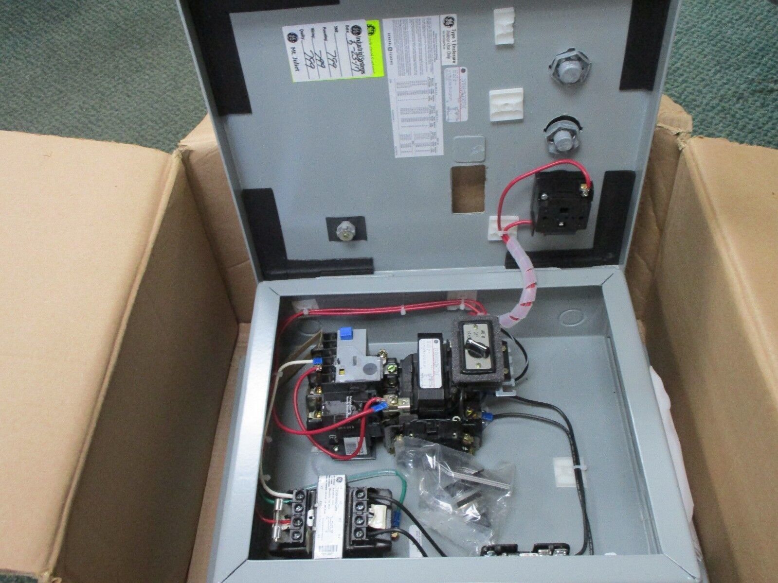 GE Size 0 Enclosed Starter CR306B10400XDTDJC 120V Coil 18A 600V New Surplus