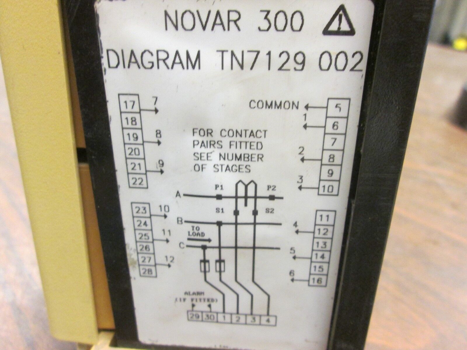 GEC Alsthom Novar 304 Capacitor Controller F30412120C5CYRBADMH 12-Stage 5A Used