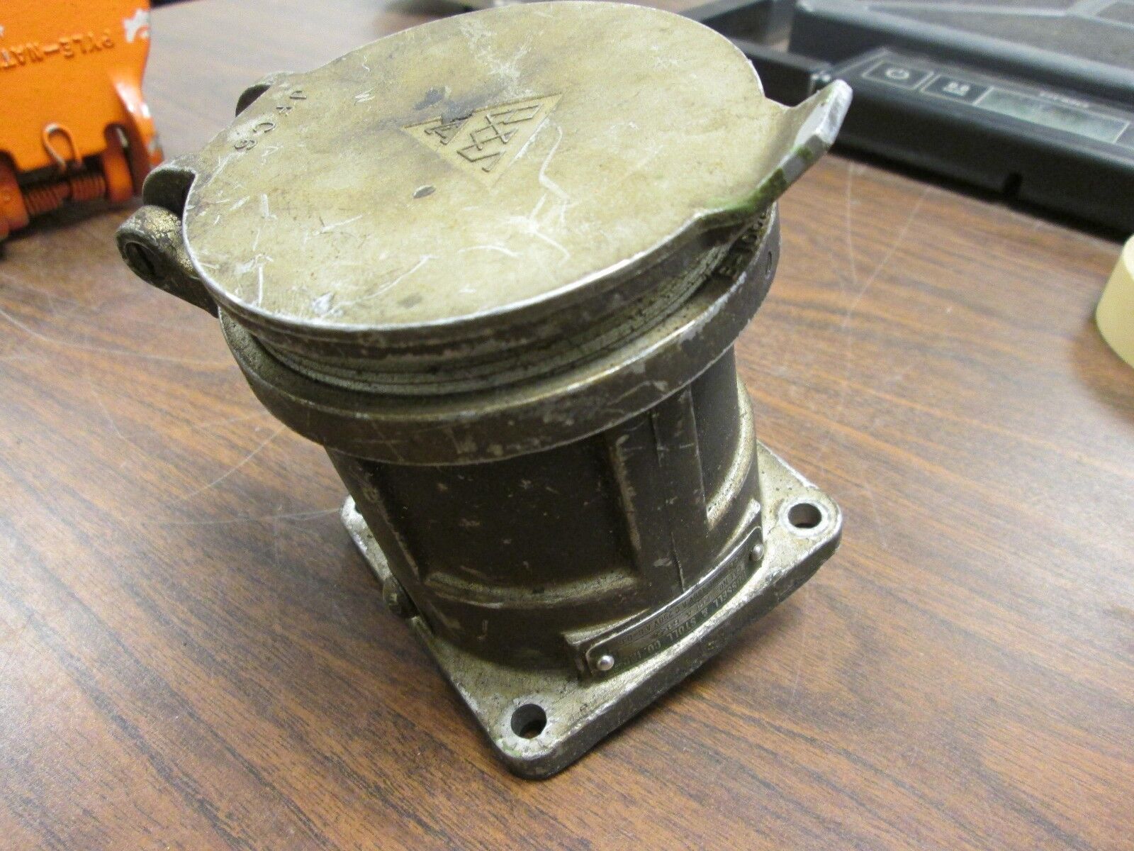 RussellStoll Receptacle LRFA634 60A 480V 4W 3P Used