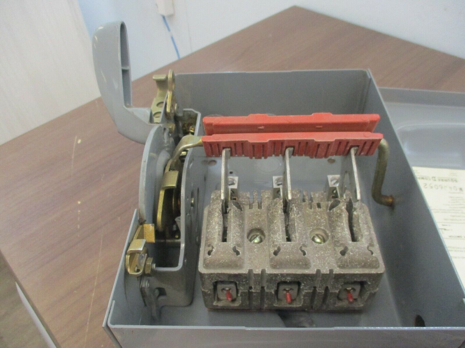 Square D Non-Fusible Safety Switch/Disconnect HU-361 30A 600V Used