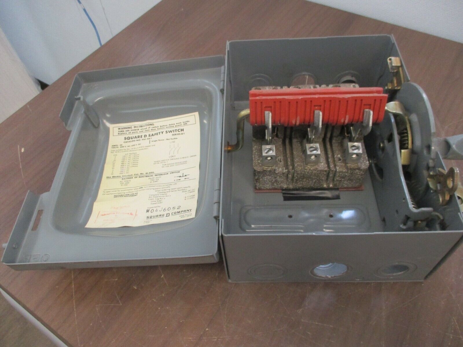Square D Non-Fusible Safety Switch/Disconnect HU-361 30A 600V Used
