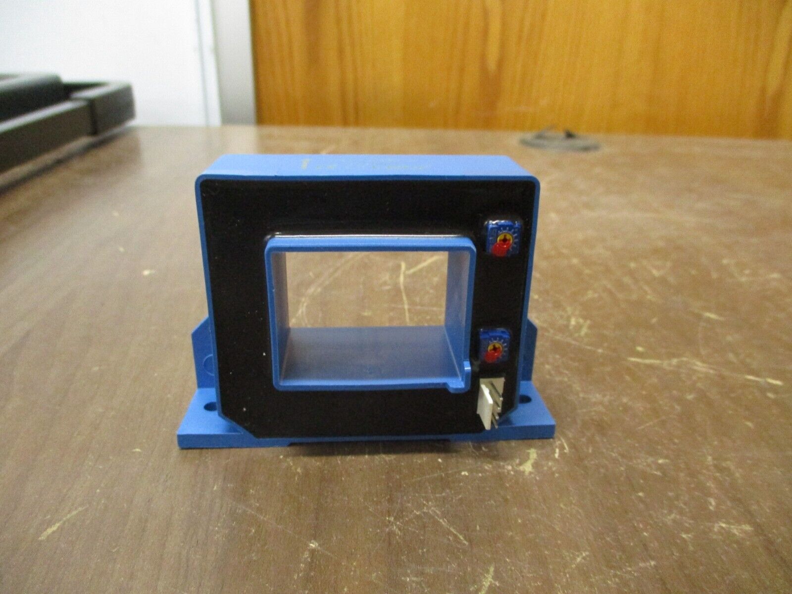LEM Current Transducer HAT 1000-S Used